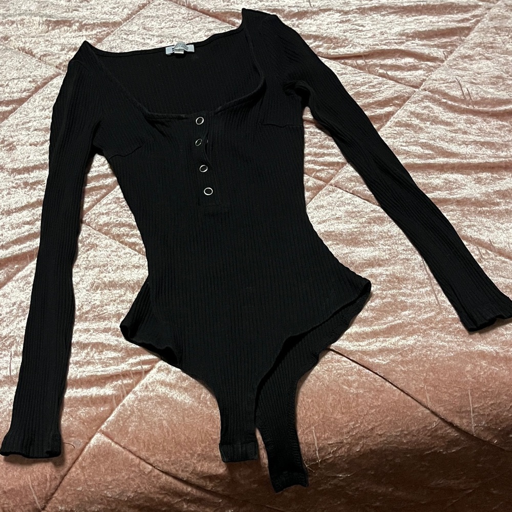 Beginning Boutique Black Ribbed Top